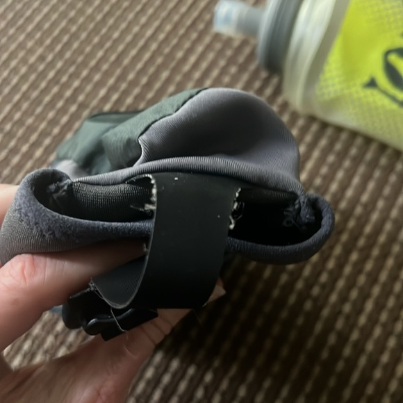 Amphipod Hydrapack Ultraflask 20oz - Picture 3 of 6